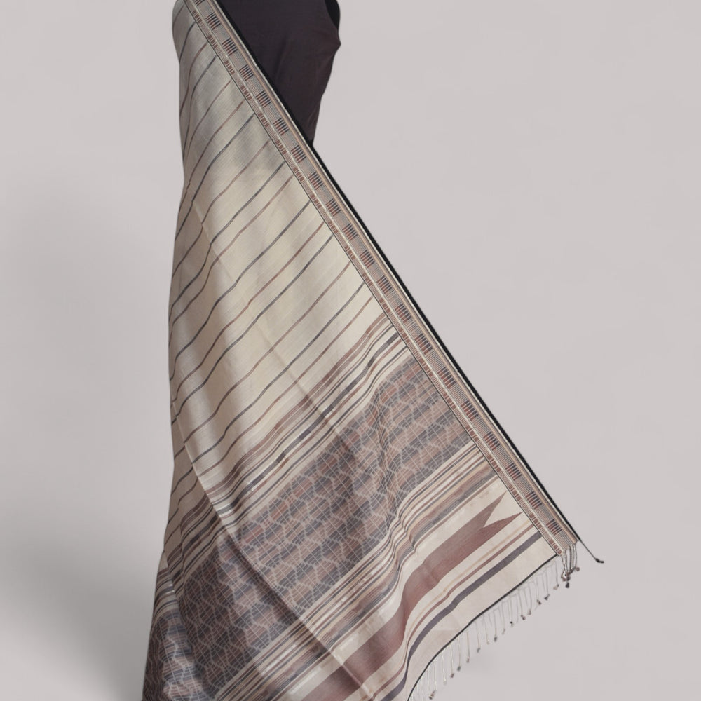 Off-White - Zig Zag Motif Organic Cotton Saree