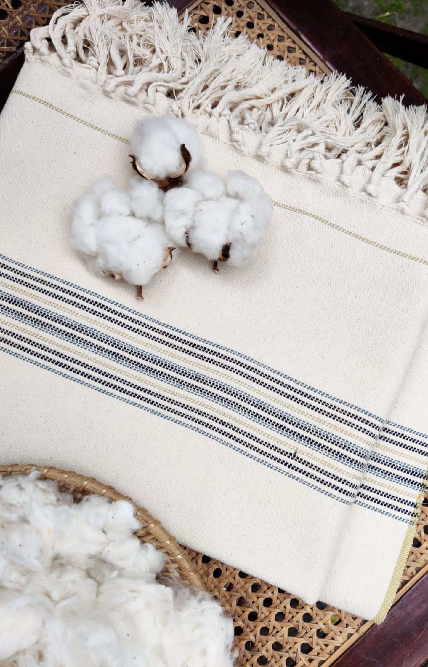 Off White - Blanket 6 with blue stripes (with tassels)