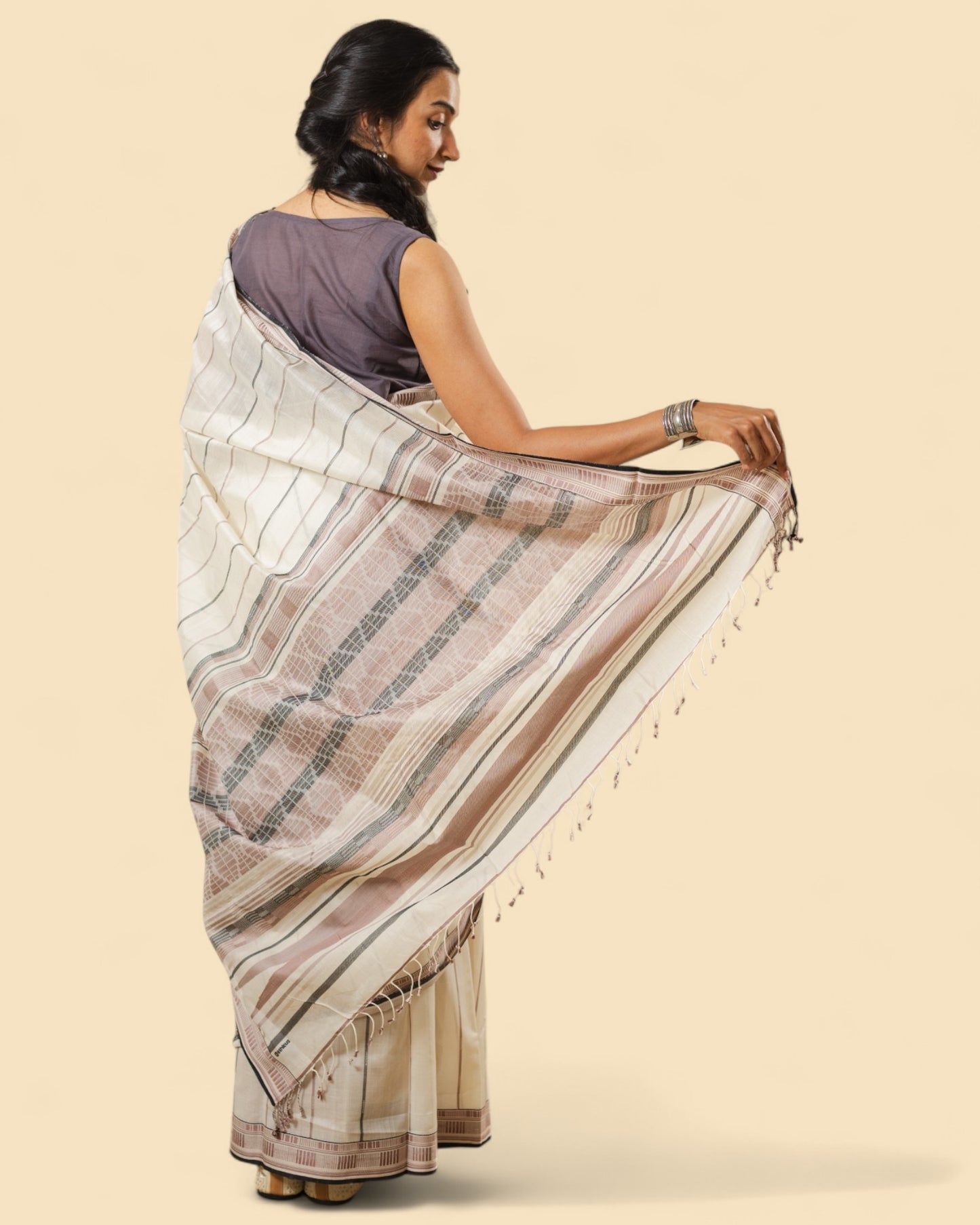 Off-White - Zig Zag Motif Organic Cotton Saree