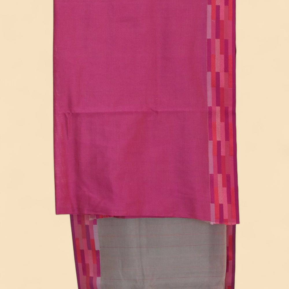 
                      
                        Light Grey - Rectangle Quilt Organic Cotton Saree
                      
                    