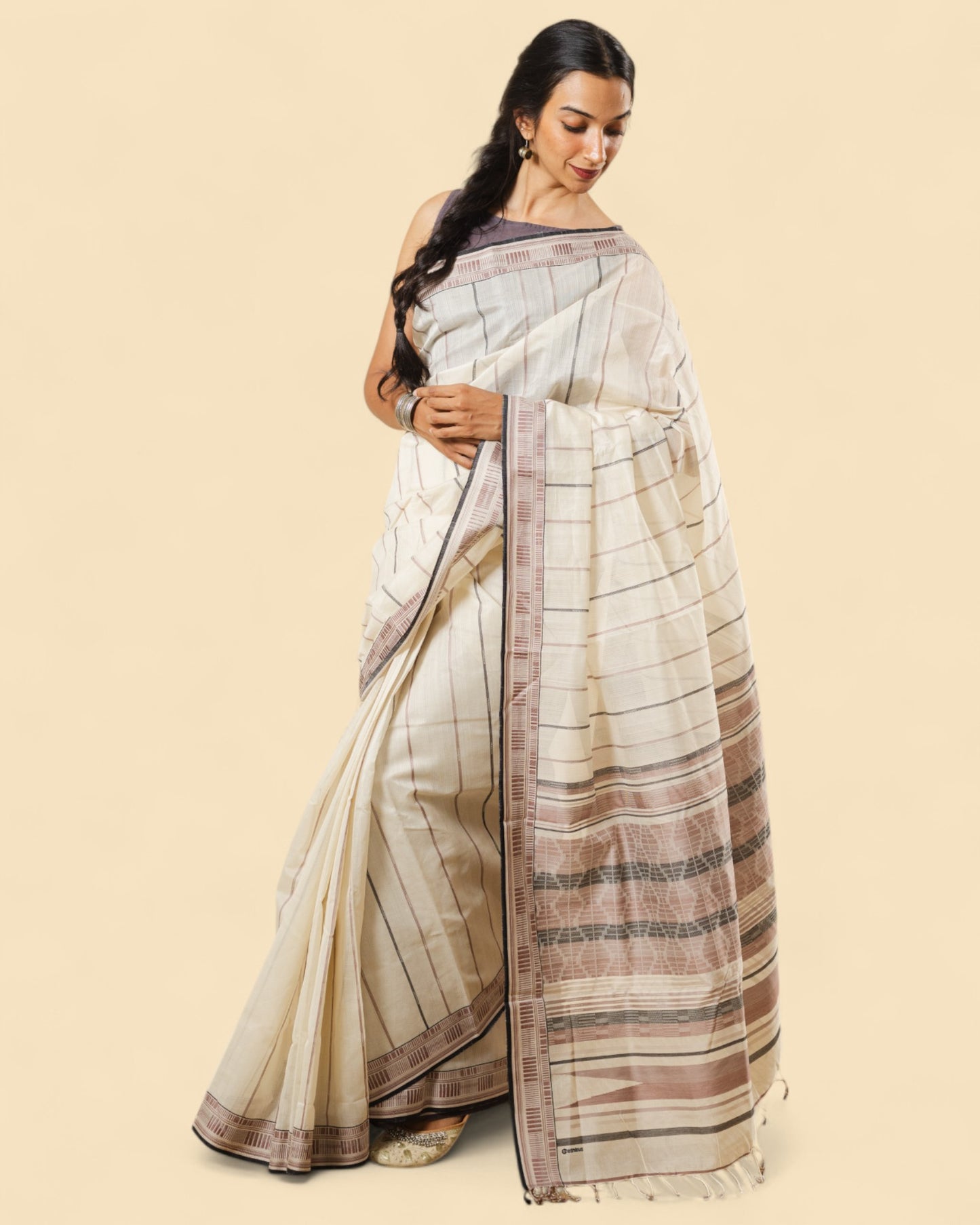 Off-White - Zig Zag Motif Organic Cotton Saree