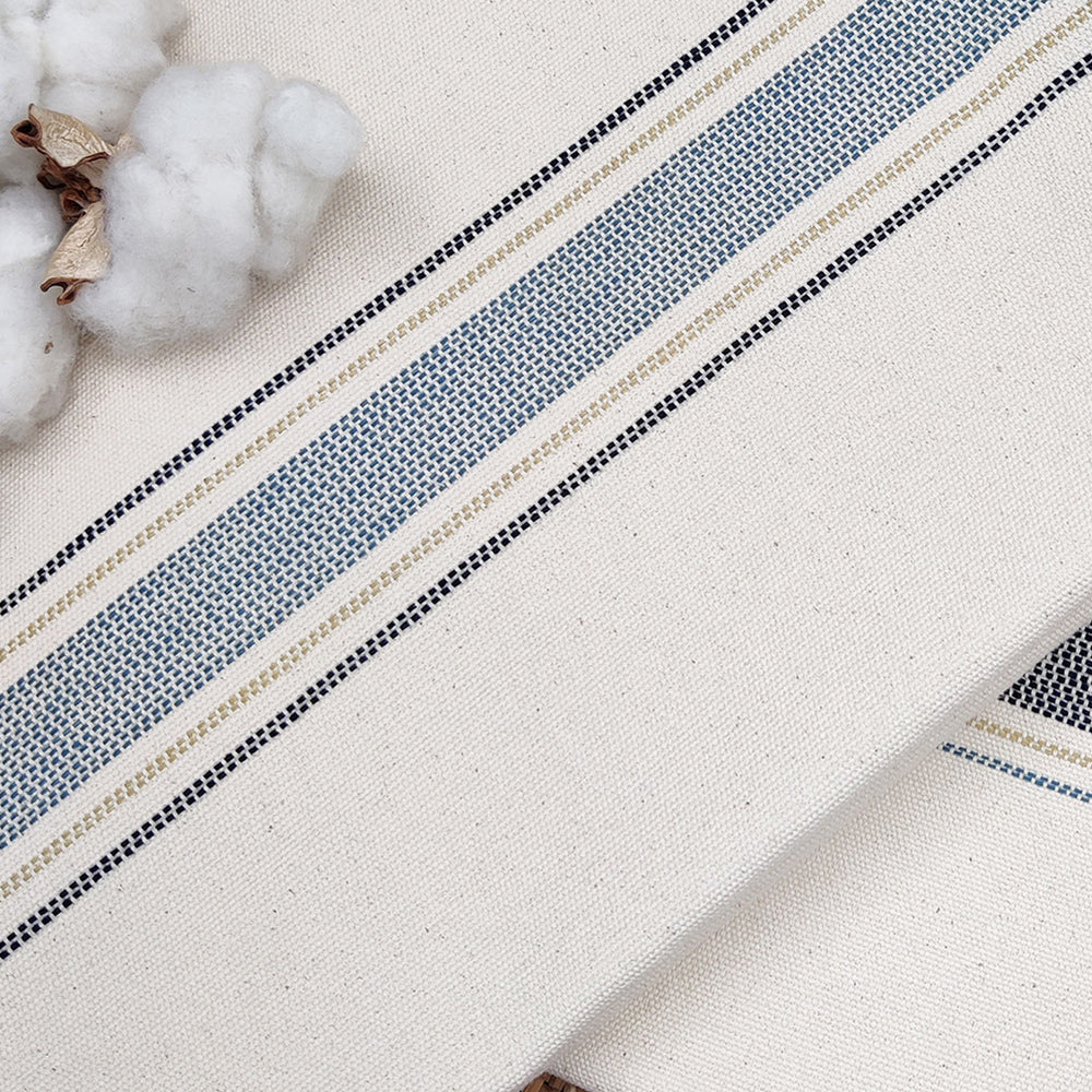 Off White - Blanket 8 with light blue border